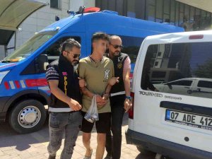 Alanya’da 10 Yıl 3 Ay Kesinleşmiş Hapis Cezası İle Aranan Firari Yakalandı