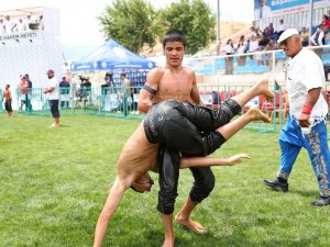 Merkezefendili Sporcu Kırkpınar’dan Madalya İle Döndü