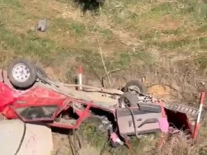İ̇zmir’de Şarampole Devrilen Otomobilin Sürücüsü Hayatını Kaybetti