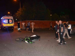 Kazada Metrelerce Havaya Uçan Motosikletli Yaralandı