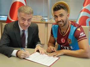 Trabzonspor Yeni Transferi Trezeguet İçin İmza Töreni Düzenledi
