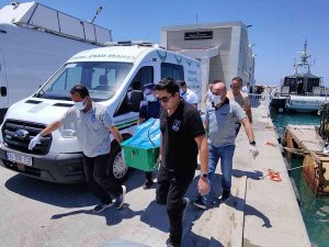 Kuşadası’nda Denizde Erkek Cesedi Bulundu