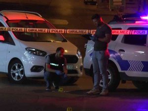 Sultanbeyli’de Taksi Durağı, Kimliği Belirsiz Kişilerce Kurşunlandı