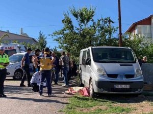 Aracıyla Geri Manevra Yaparken Hastaneye Götürmek İstediği Annesini Ezdi