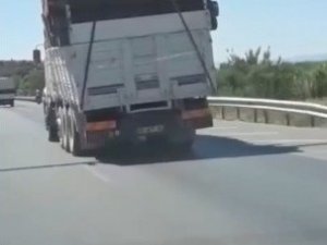 Tehlikeyi Sezen Sürücüler Kayda Girip Uyardı, Kaçınılmaz Son Gecikmedi