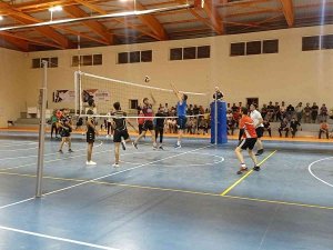 Emniyetspor, Dicle Gençlikspor Voleybol Turnuvasında Şampiyon Oldu