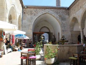 Sinop’ta Tarihi Pervane Medresesi Esnafı Sezona Başlayamadı