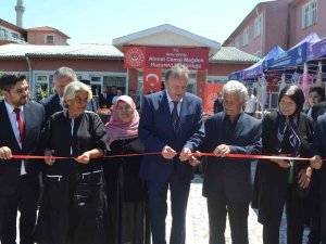 Bakan Yardımcısı Rıdvan Duran, Huzurevi Sakinlerince Hazırlanan Sergi Açılışına Katıldı