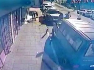 Üsküdar’da İstinat Duvarı Çöktü, Panik Anları Kamerada