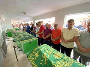 Bir Aile Kazada Yok Olmuştu, Son Yolculuklarına Uğurlandılar