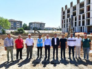 Yeşilyurt Belediyesi’nin Yeni Hizmet Binası İnşaatı Sürüyor