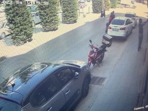 Kafede Oturanlara Silahla Ateş Edip Kaçtı: 1 Yaralı