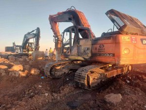 Ges Altyapısında Çalışan İş Makineleri Kundaklandı
