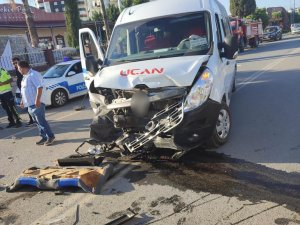 Tarsus’ta Trafik Kazası: 1 Ölü, 2 Yaralı
