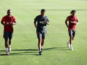 Galatasaray’da Milli Oyuncular Takıma Katıldı