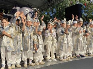 Kağıthane’de Toplu Sünnet Şöleni, Bin 100 Çocuk Sünnet Ettirildi