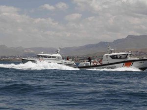 Van Gölü’nde Düzensiz Göçmen Kaçakçılığının Önü Kesildi