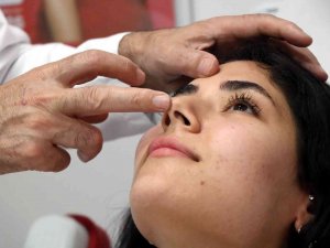 Ünlü Estetik Uzmanı Uyardı: “Gereksiz Yere Daha Güzel Olma Arzusuyla Yapılan Ameliyatlar Ciddi Sıkıntılara Yol Açar”