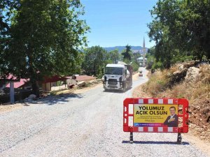 Mersin’de Yayla Yollarında Asfalt Çalışmaları Sürüyor