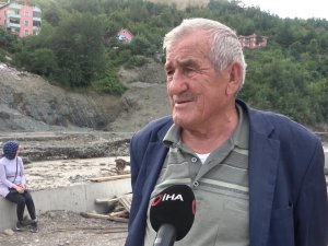 1 Yıl Önceki Selde Oğlu, Gelini Ve Torunlarını Kaybetmişti, Sel Sularının Bastığı Evinden Güçlükle Çıkabildi