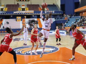 Çbk’da 4 Oyuncuyla Sözleşme Yenilendi