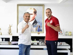 Muratpaşa’nın “Kızıl Fırtınası” Altın Madalya Sözü Verdi