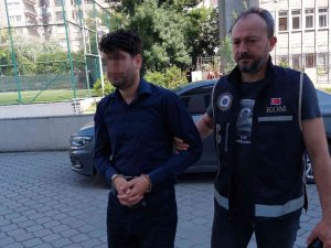 Samsun Fetö’den Gözaltına Alınan Öğretmen Adliyeye Sevk Edildi