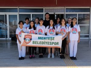 Menteşeli Karateciler İ̇zmir’de Fırtına Gibi Esti