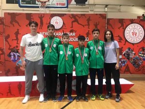Osmangazili Badmintoncular Yeniden Zirvede