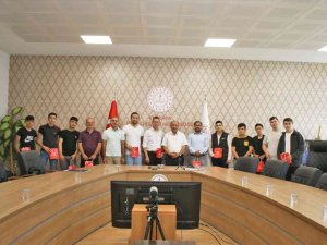 Kütahya Mtal Öğretmen Ve Öğrencileri Yurt Dışı İzlenimlerini Müdür Başyiğit İle Paylaştı