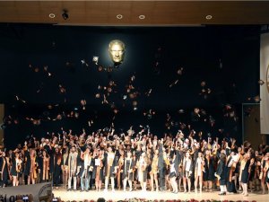 Edirne’de 2 Bin 260 Mezun Geleceğe Uğurlandı