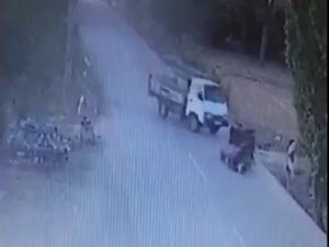 Manisa’da Kamyonet İle Sepetli Motosiklet Çarpıştı: 1 Ağır Yaralı
