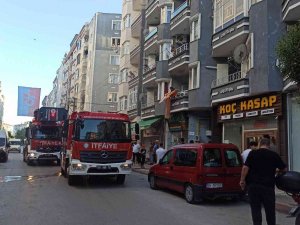 Bafra’da Ev Yangını: Dumandan Etkilenen Genç Kız Hastaneye Kaldırıldı