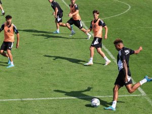 Beşiktaş Yeni Sezon Hazırlıklarını Sürdürüyor