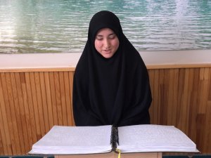 Doğuştan Görme Engelli Şeyma Nur Hafız Oldu