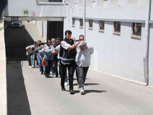 Silah Kaçakçılarına 6 Tutuklama