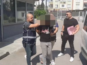 Yolda Yürüyen Kadının Çantasını Kapkaç Yaptılar, 1 Saat Sonra Yakalandılar