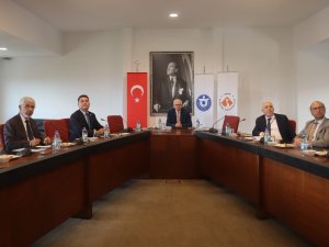 Gençlere ‘Üniversite İ̇zmir’de Yaşanır’ Çağrısı