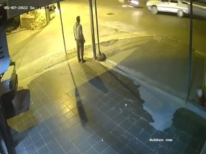 Dikkatsizliğin Yol Açtığı Kaza Kameralara Yansıdı