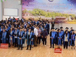 Anne Kız Birlikte Kep Attı