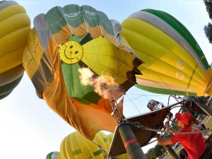 İ̇spanya’da 26’ncı Avrupa Balon Festivali Başladı