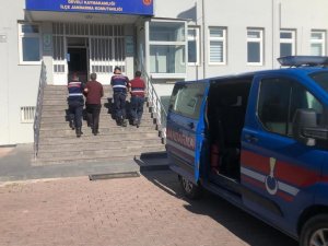 Kesinleşmiş Cezası Olan 2 Şahıs Jandarmadan Kaçamadı