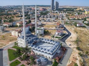 Gaziantep’te Cami Kapısını Benzinle Yakan Şahıs Gözaltına Alındı
