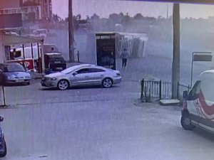 Dinamit Yüklü Tırın Devrildiği Kaza Anı Kameralara Yansıdı