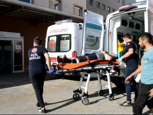 Silivri’de Minibüsle Çarpışan Otomobil Takla Attı: 3 Yaralı