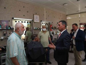 Başkan Şimşek Bayram Öncesi Berber Ve Kuaförleri Ziyaret Etti