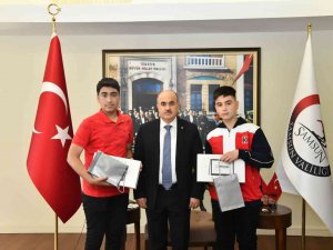 Samsun Valisi Dağlı’dan Lgs Birincilerine Tablet