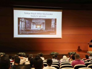 Nevü’de ‘Milli Birlik Ve İ̇radenin Bir Yansıması 15 Temmuz’ Konulu Konferans Düzenlendi