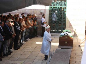 Üzerine Mermer Bloku Düşen İşçi Gözyaşları Arasında Toprağa Verildi