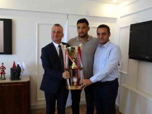 Başpehlivan Mustafa Taş: “Sinop’a Bir Altın Kemer Borcum Olsun”